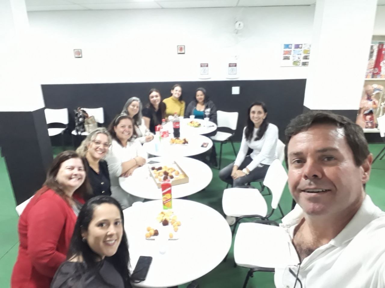 Professores e equipe reunidos no Instituto Long Tao (sede Centro/Santo André)