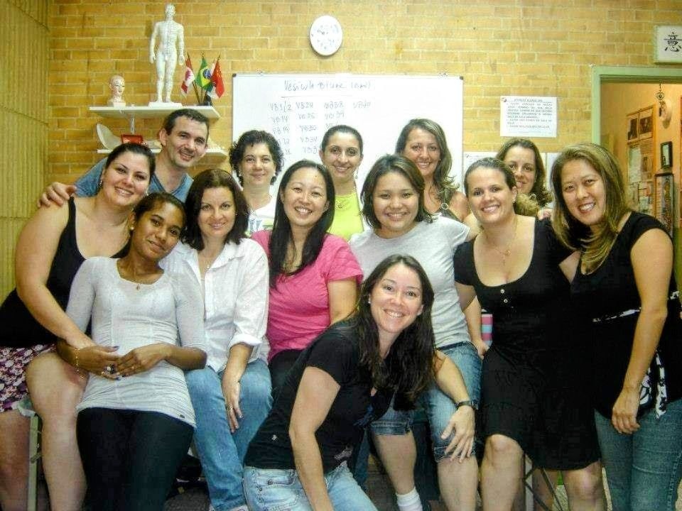 Dra. Camille e alunos em 2009, 3 alunas dessa turma se tornaram grandes professoras da equipe, carinho imenso (sede Campestre/Santo André)