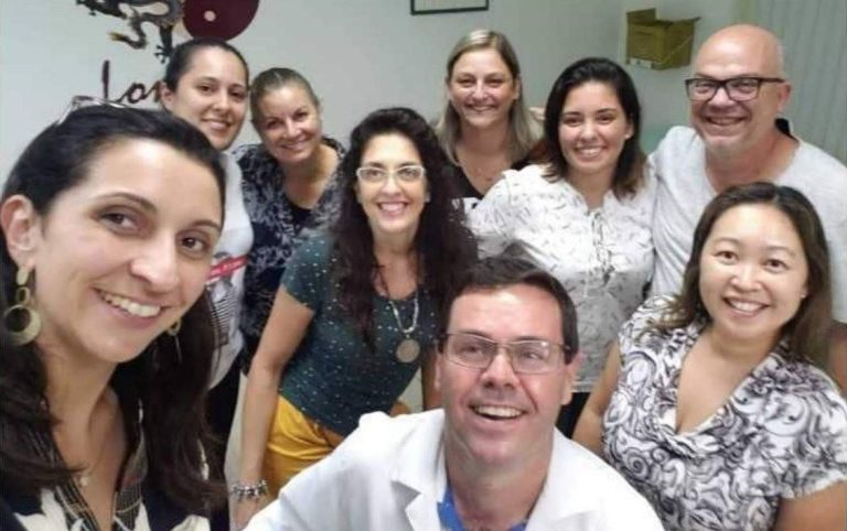 Dia dos Professores: o caminho se ensina de mão em mão